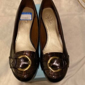 Life Stride. Margo flats.  Brown